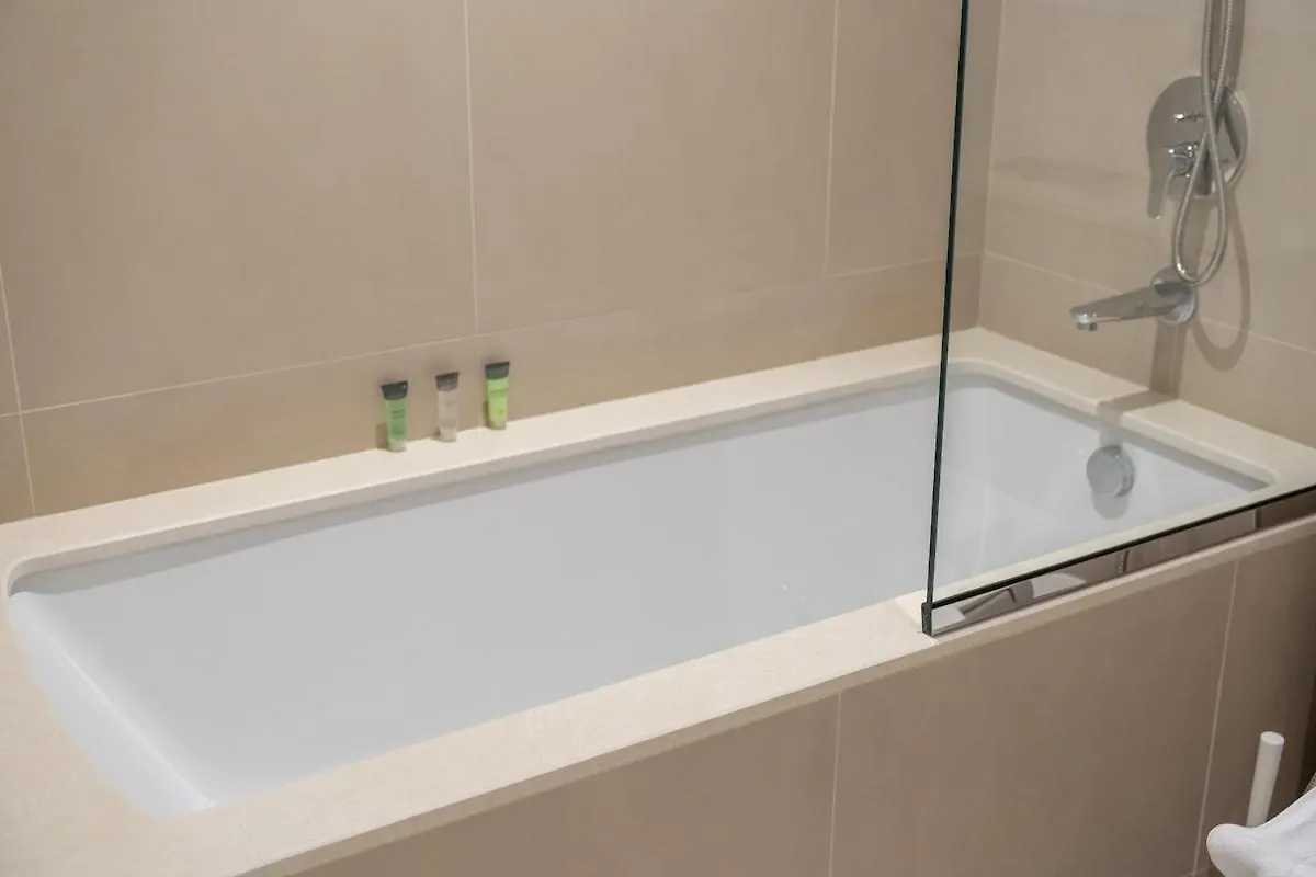 Awesome 2-Bedroom Apartment With Iconic Views In Business Bay Dubai
