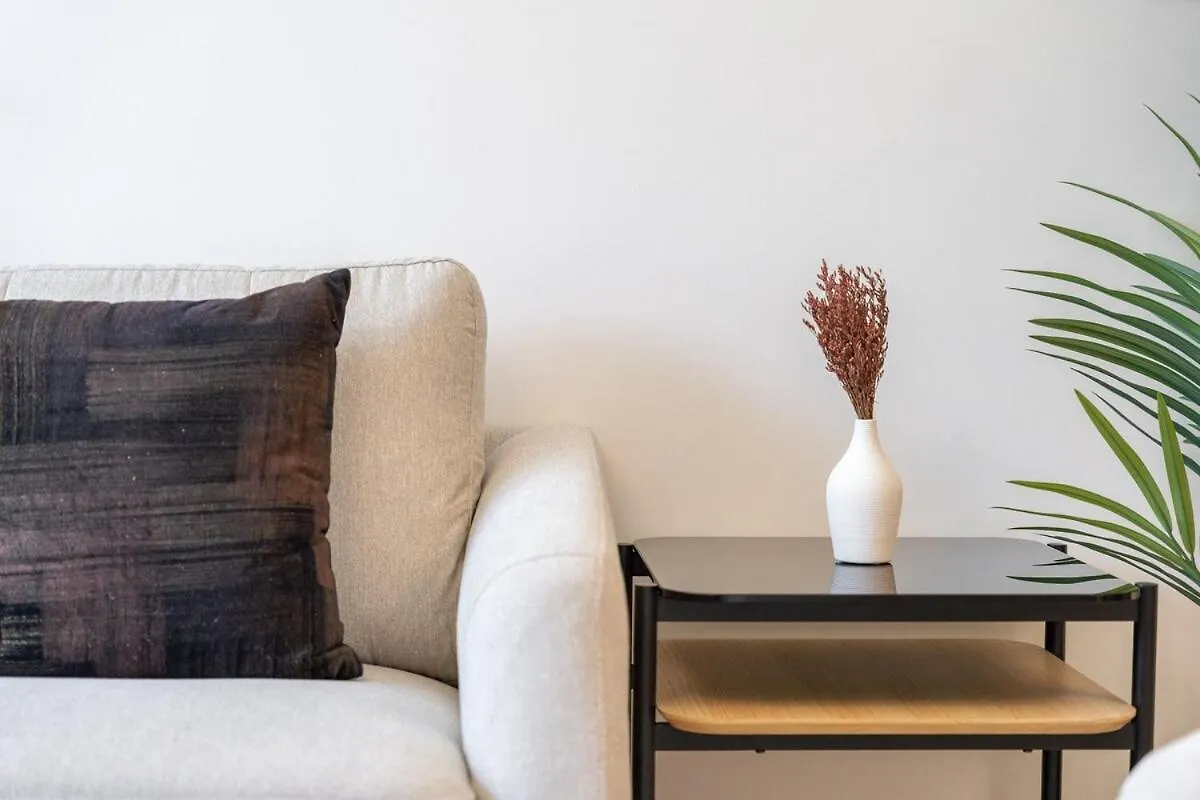 Awesome 2-Bedroom Apartment With Iconic Views In Business Bay Dubai